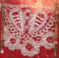 Klara löf spets med sippa