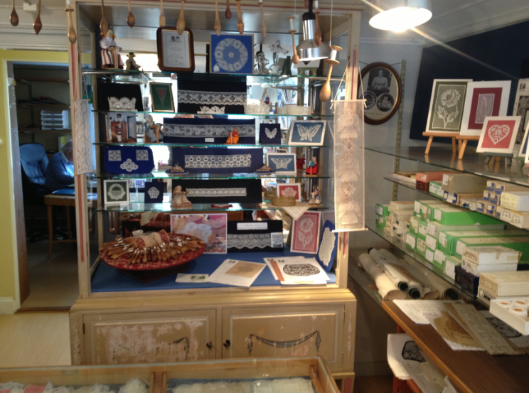 Spetsskåpet i affären