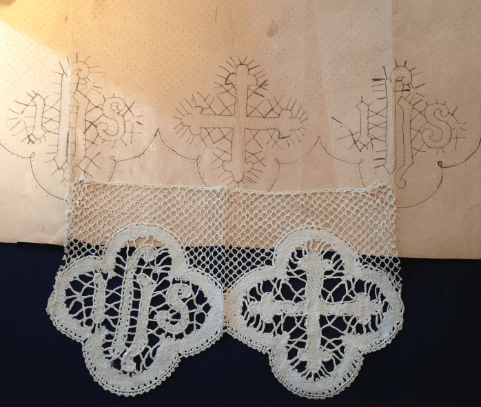 utkast och spets kors och ihs